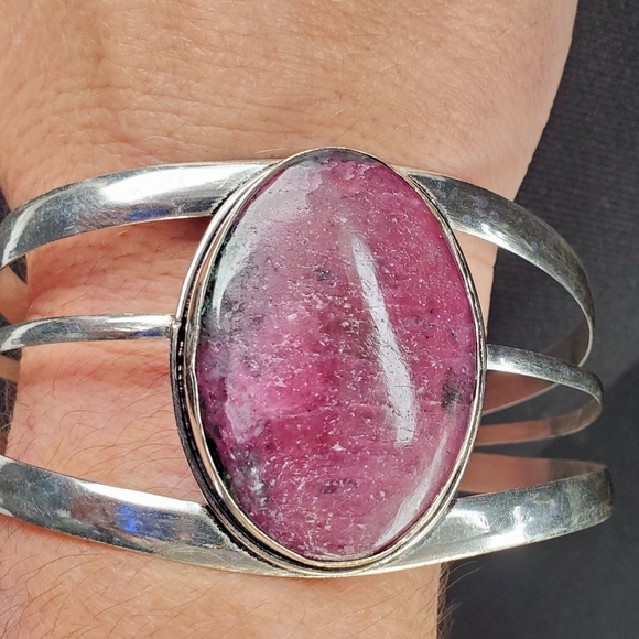 New Ruby Zoisite 925 Silver Cuff Bracelet. - Picture 13 of 16